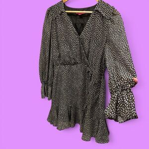 Cute Y2K Betsy Johnson ruffle ruched abstract faux wrap dress black white